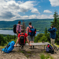 Blick ber den Schluchsee am Bildsteinfelsen zu Beginn der vierten Etappe